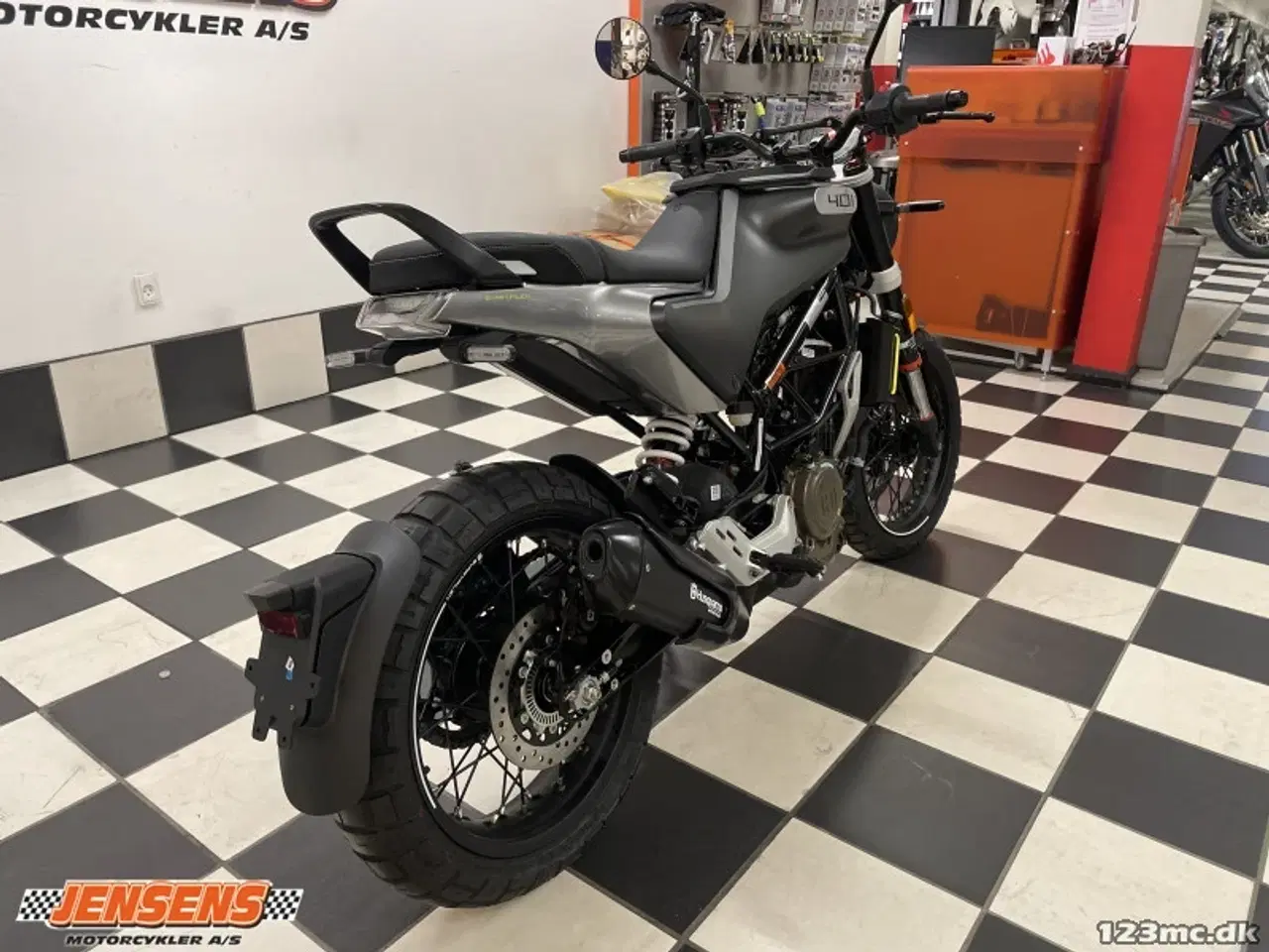 Billede 6 - Husqvarna Svartpilen 401