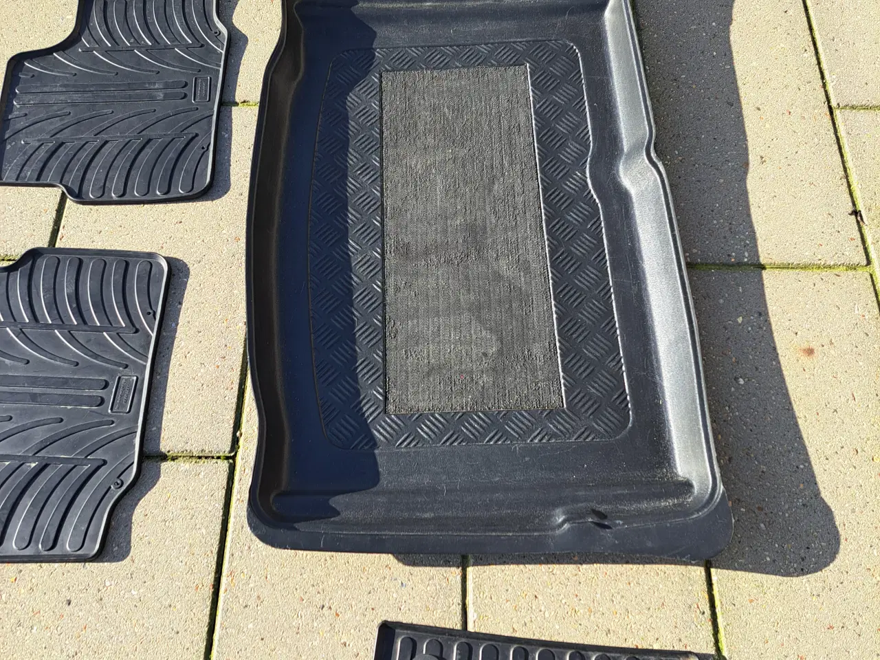 Billede 2 - Komplet sæt måtter til Mii,Up,Citigo 