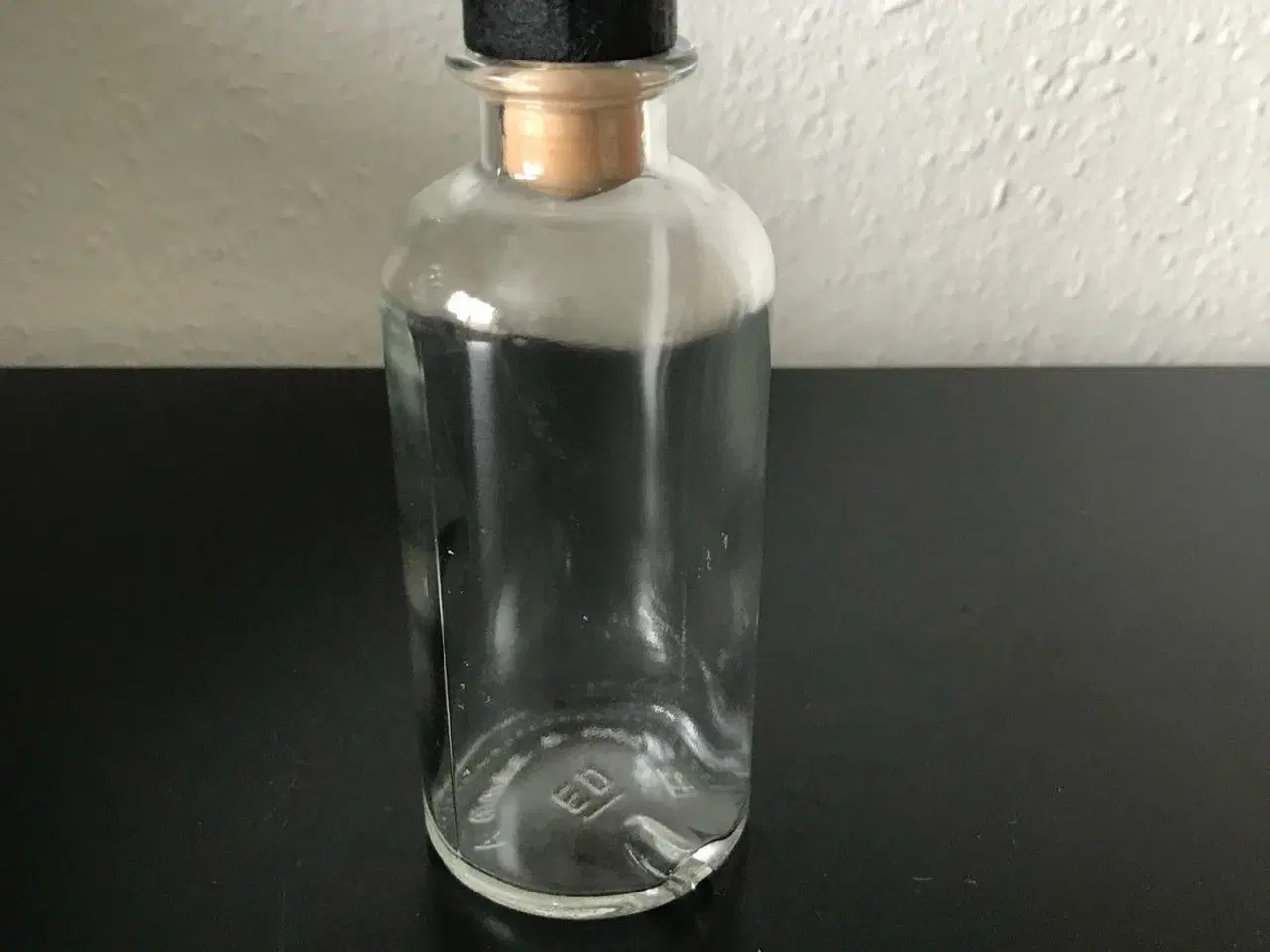 Billede 1 - Glas flaske med kork prop låg, 20 cl