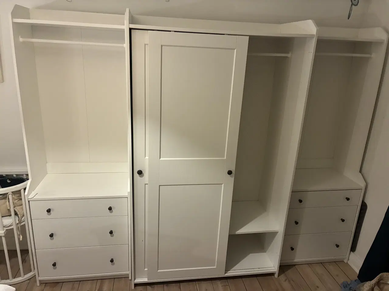 Billede 2 - Hauga garderobeskab - gratis 