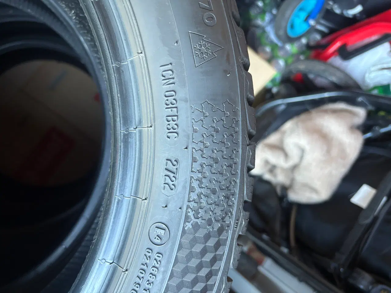 Billede 2 - 185/55 R16 premium vinterdæk - Continental WinterC