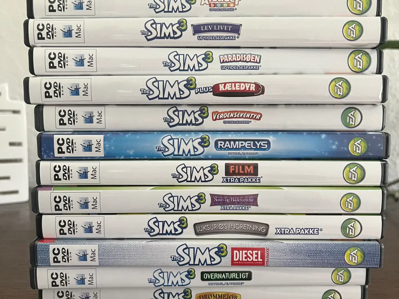 Billede 1 - Sims 3 grund spil + 16 udvidelser 