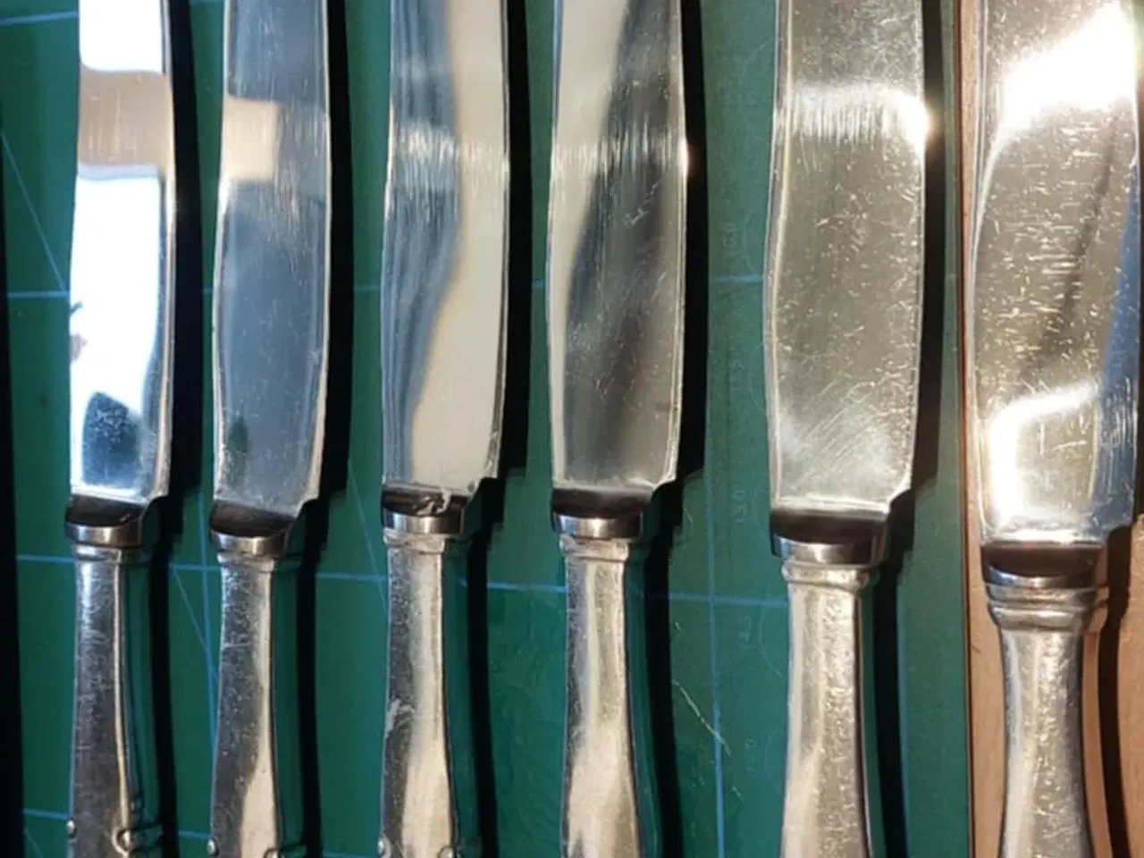 Billede 1 - middags knive i fransk lilje