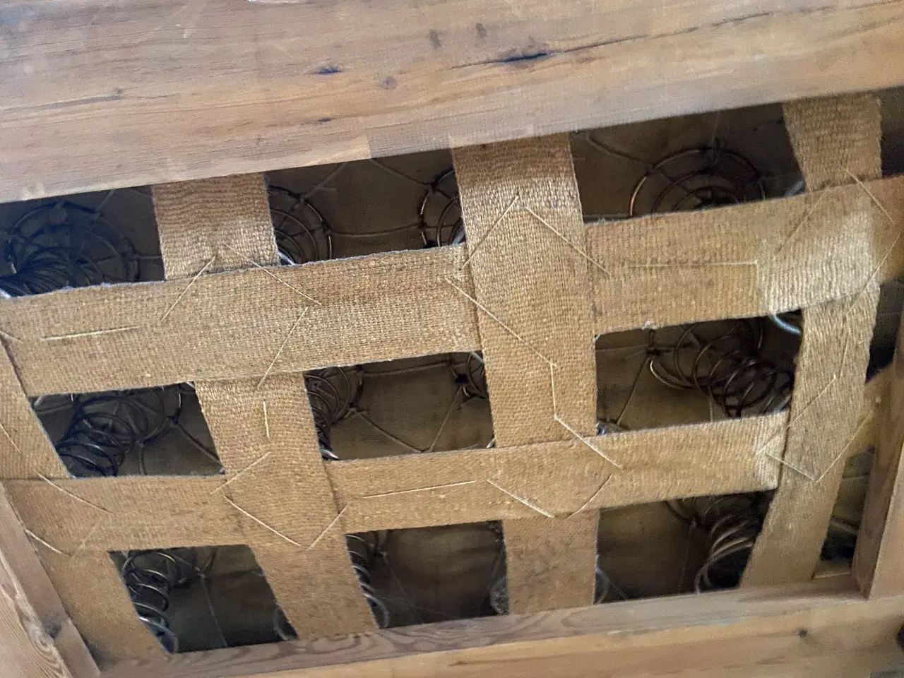 Billede 2 - Pæn ældre sofa