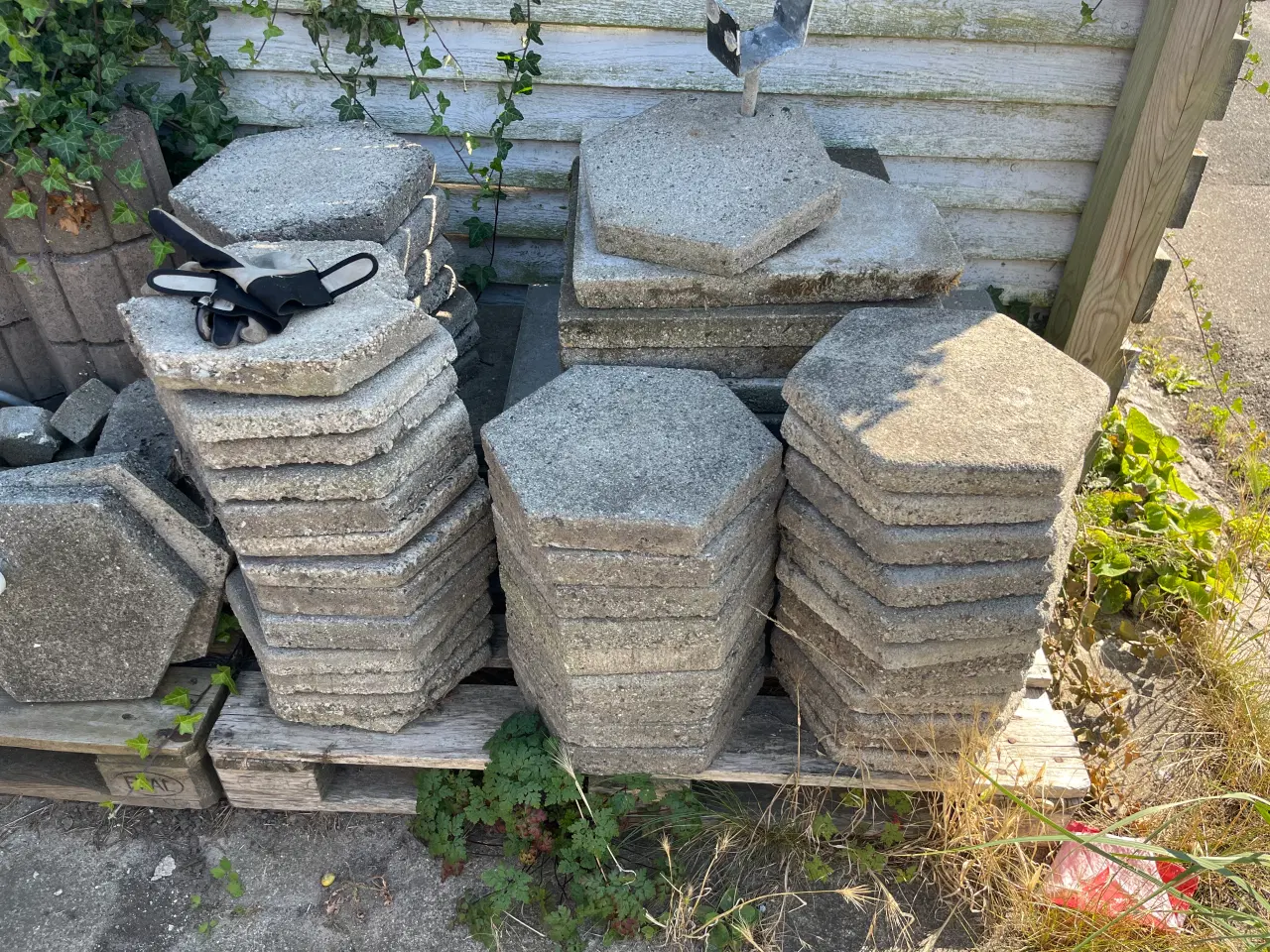 Billede 2 - Assortedere brugte fliser i beton