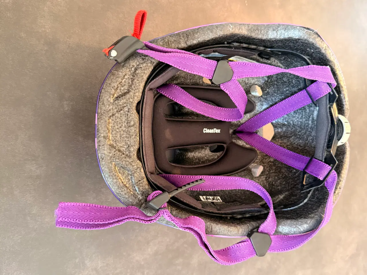 Billede 5 - Cratoni Akino børnecykelhjelm m. baglys