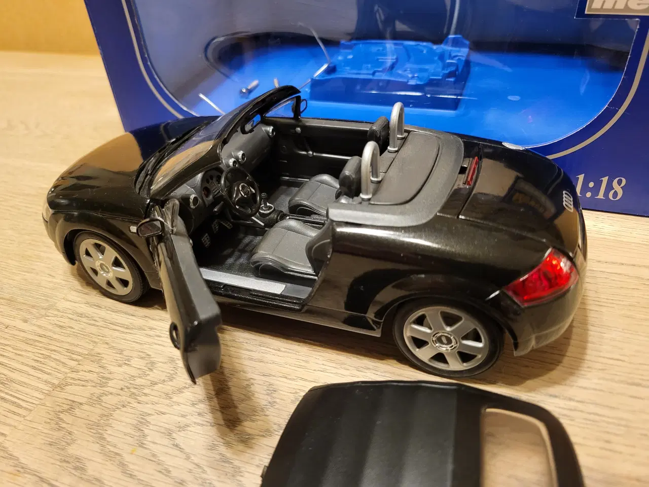 Billede 8 - Modelbiler Audi TT Roadster 1/18 - 200 kr.