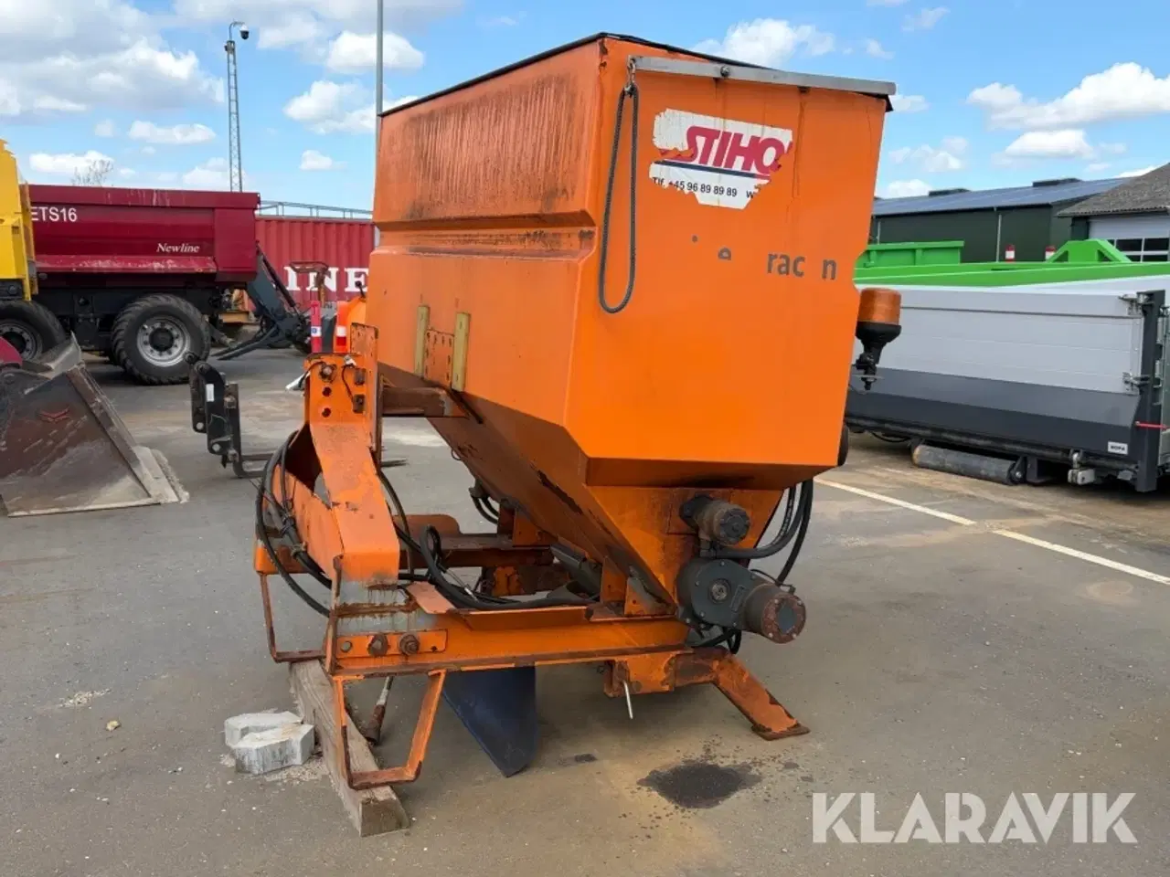 Billede 2 - Liftophængt saltspreder Bucher Tracon 1200 FS