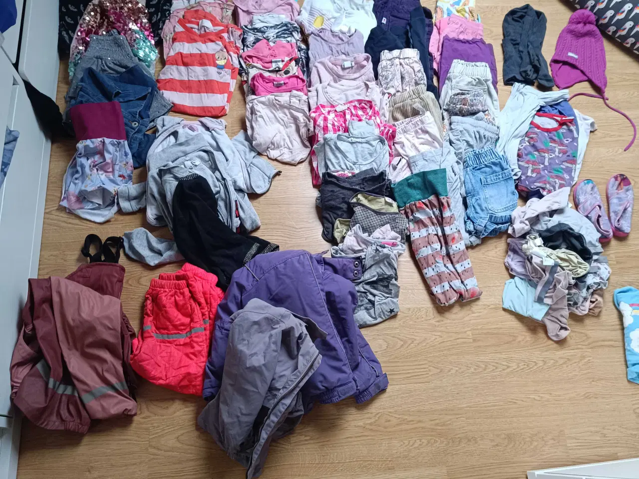 Billede 1 - Pigetøj pakke i str. 104-116