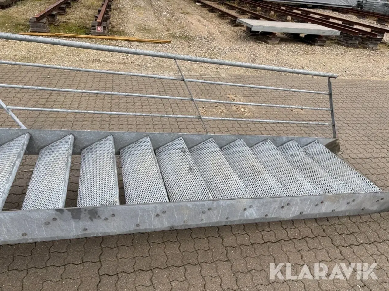 Billede 9 - Trappe med repos