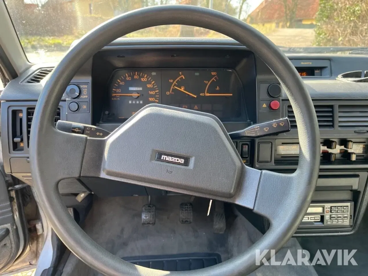 Billede 9 - Personbil Mazda 323 1,3LX