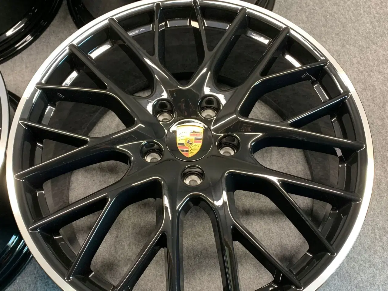 Billede 4 - PORSCHE PANAMERA 971 G2 SPORT 9,5J og 11J x 21"