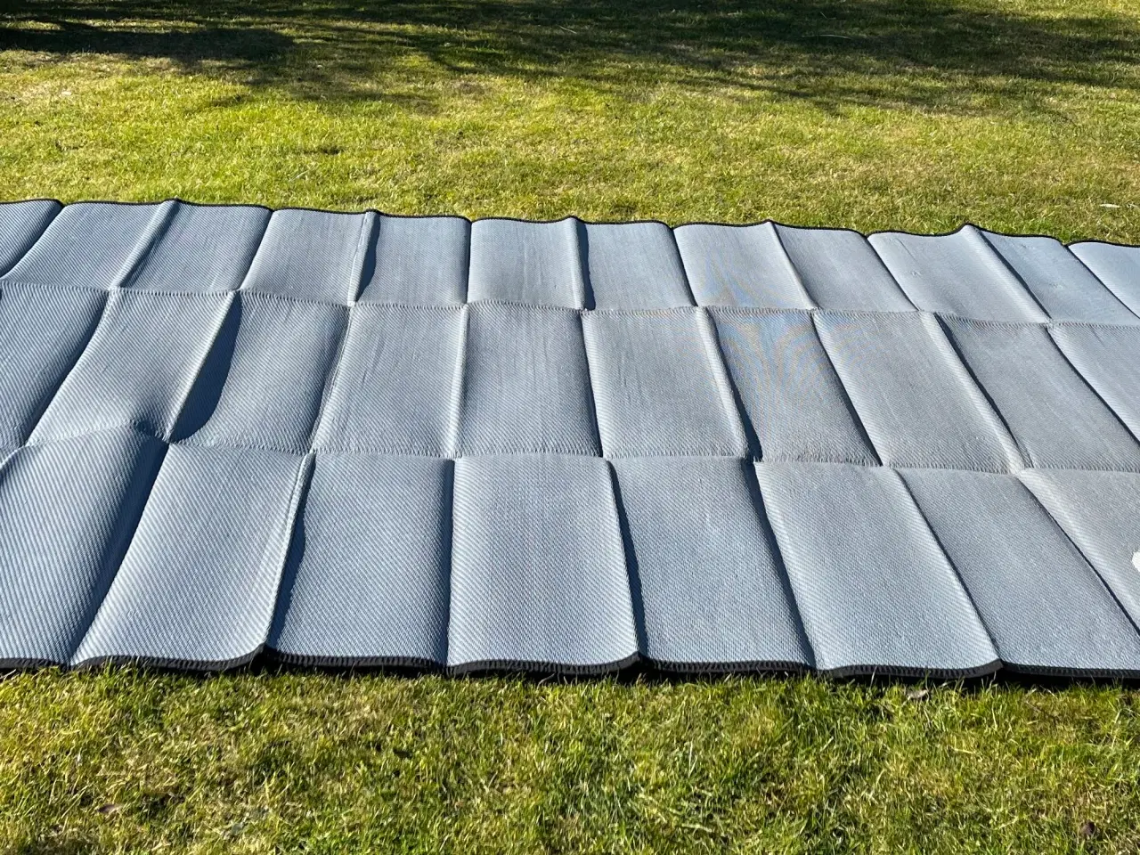 Billede 2 - Tæppe til fortelt. 