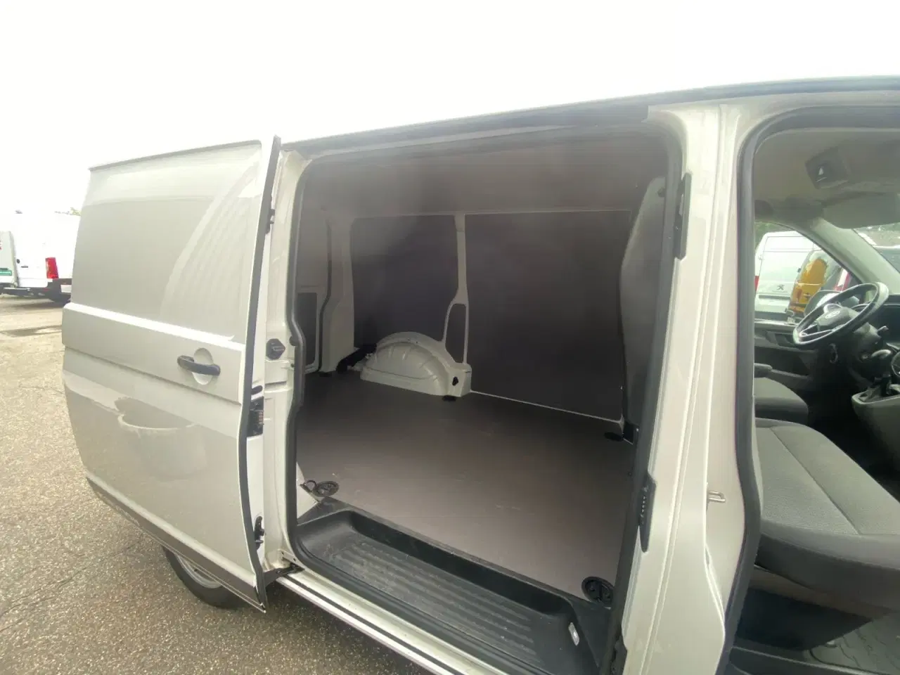 Billede 10 - VW Transporter 2,0 TDi 199 Kassevogn DSG 4Motion kort