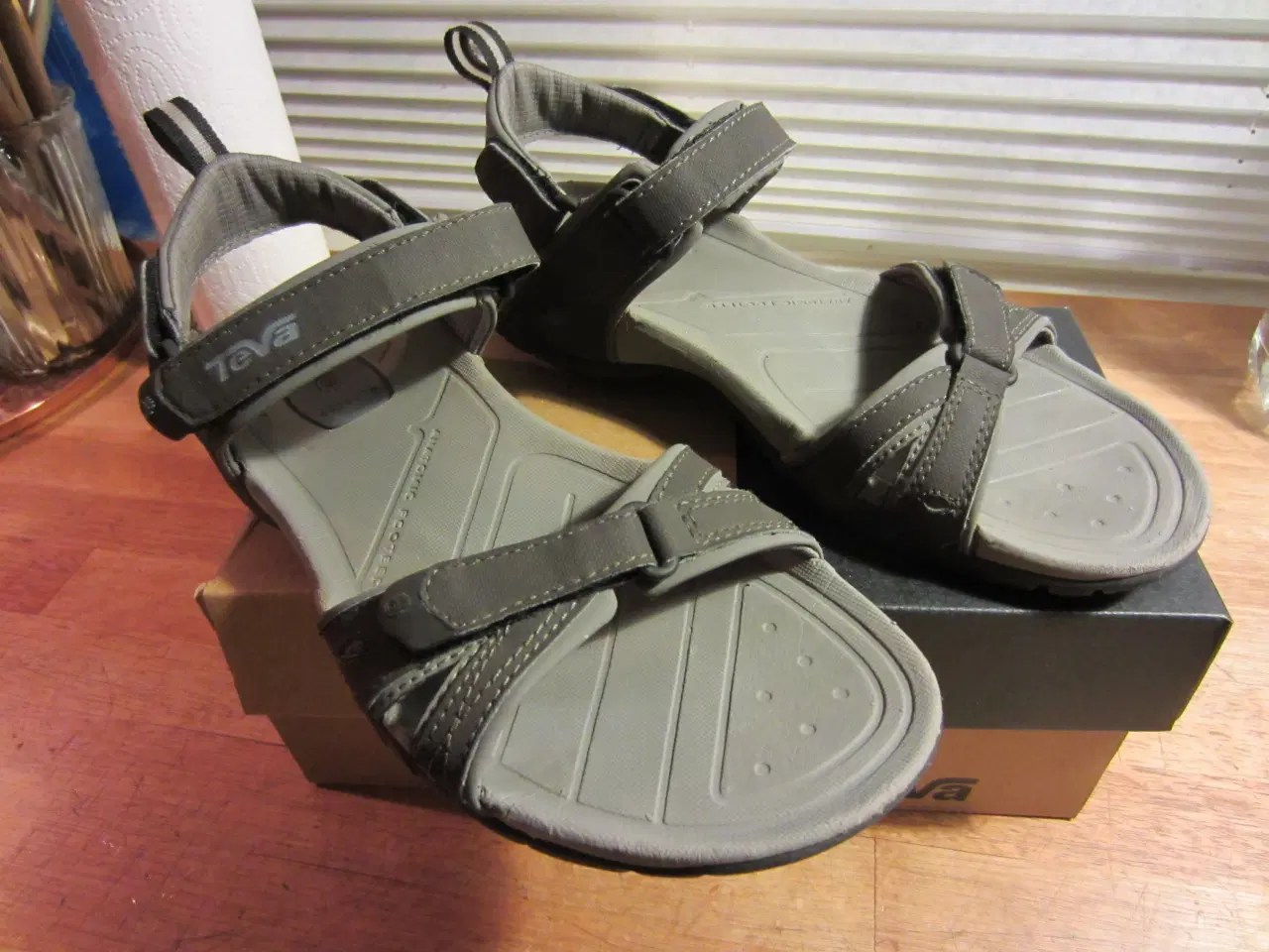 Billede 2 - Teva sandaler