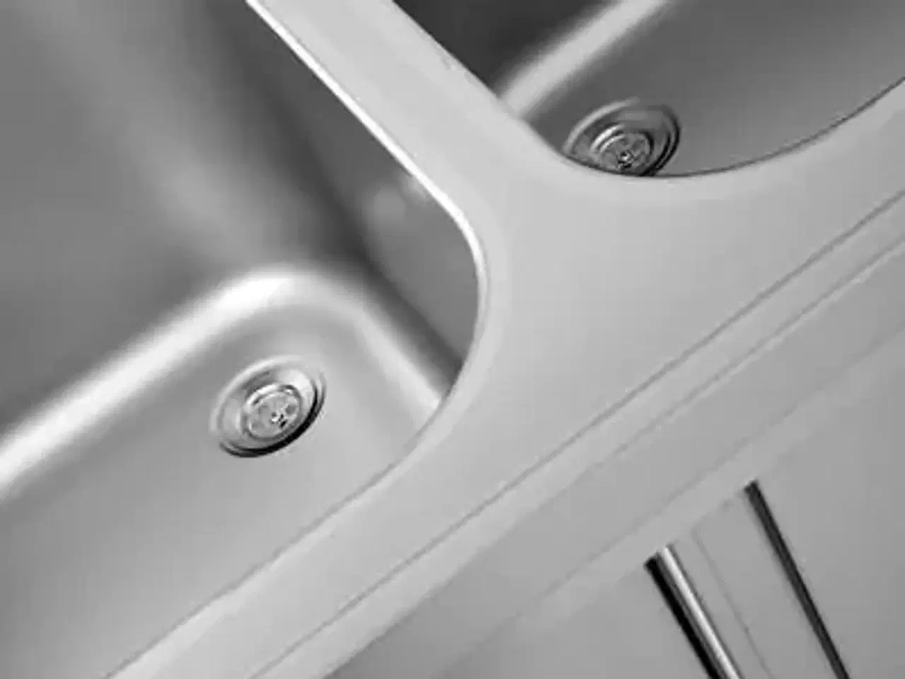 Billede 4 - Stålbord med dobbelt vask – B1600 x D700 x H850 mm