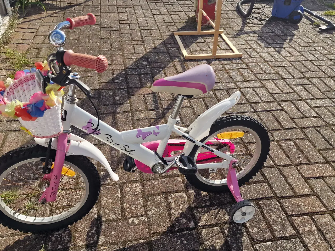 Billede 2 - Pigecykel 3-5 år i god stand