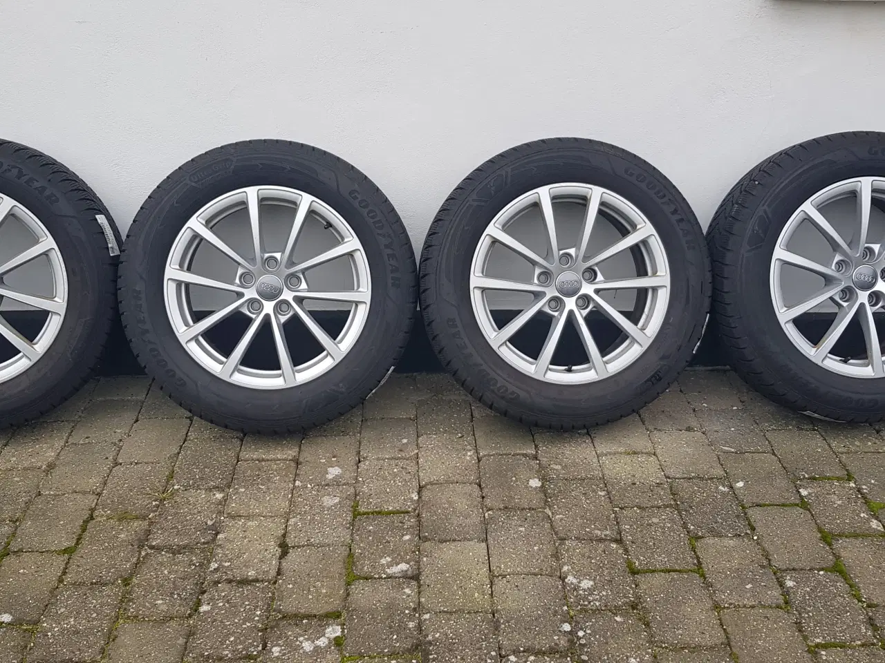 Billede 1 - Vinterdæk 225/60 R17 V103 m. fælge