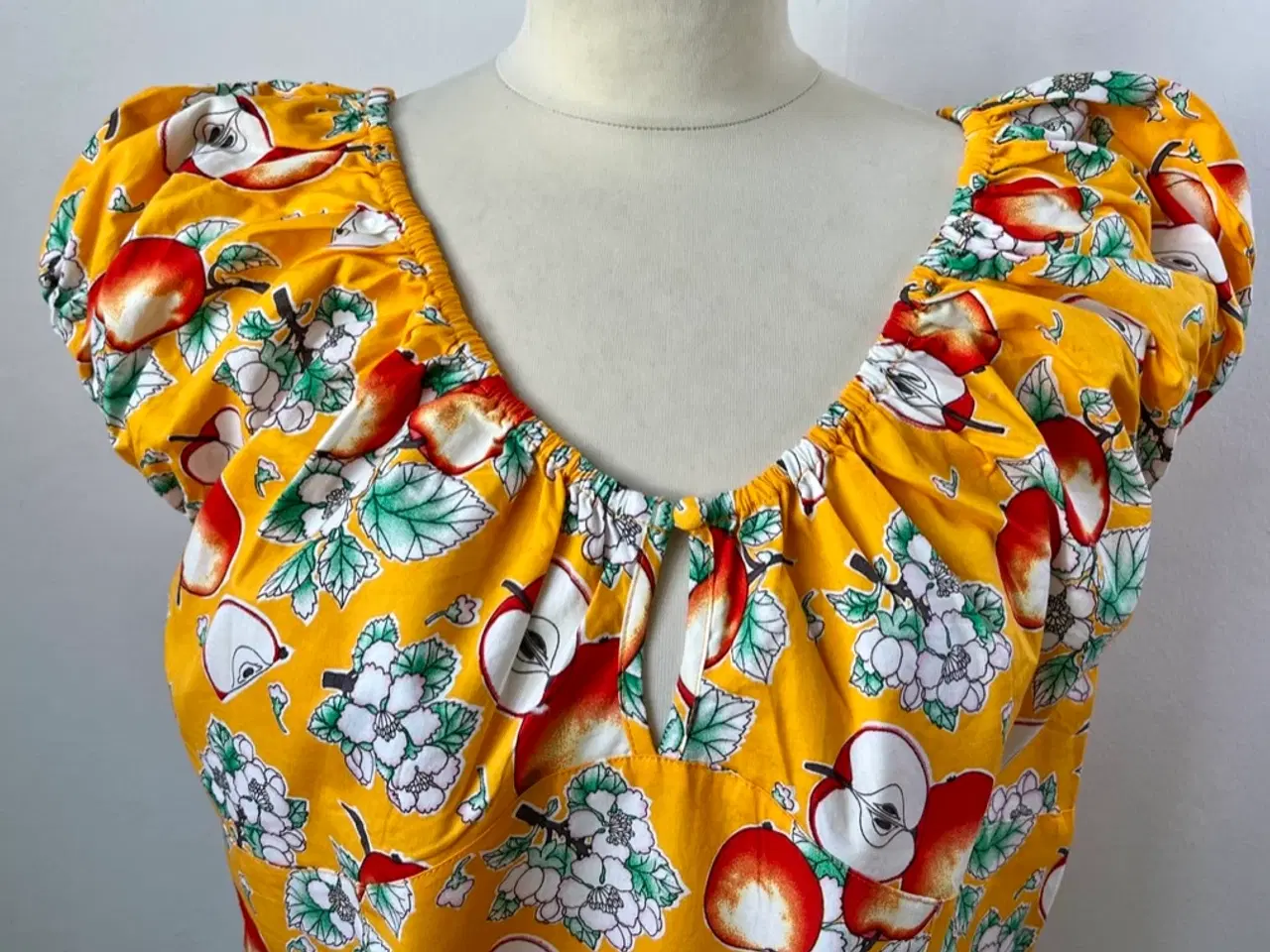 Billede 2 - Hell Bunny, bluse, str 44