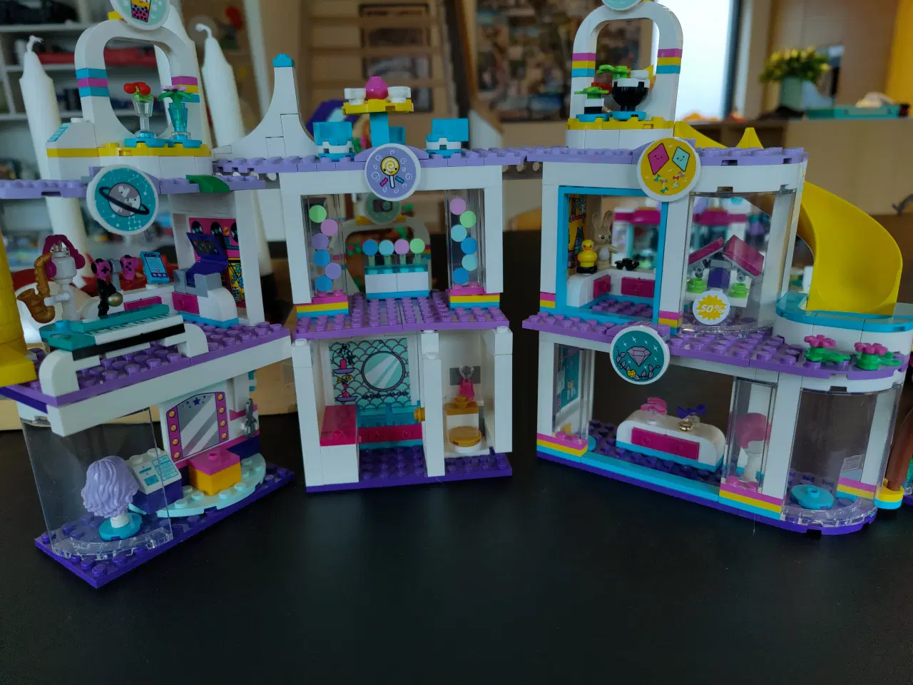 Billede 2 - Lego Friends shoppingcenter og skovhytte