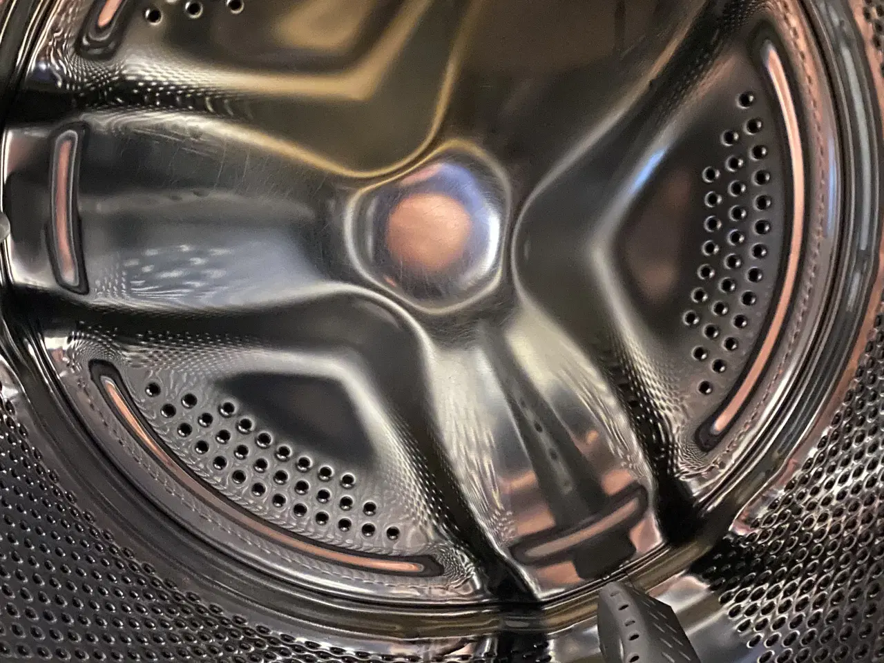 Billede 4 - Tørretumbleren : vaskemaskinen 