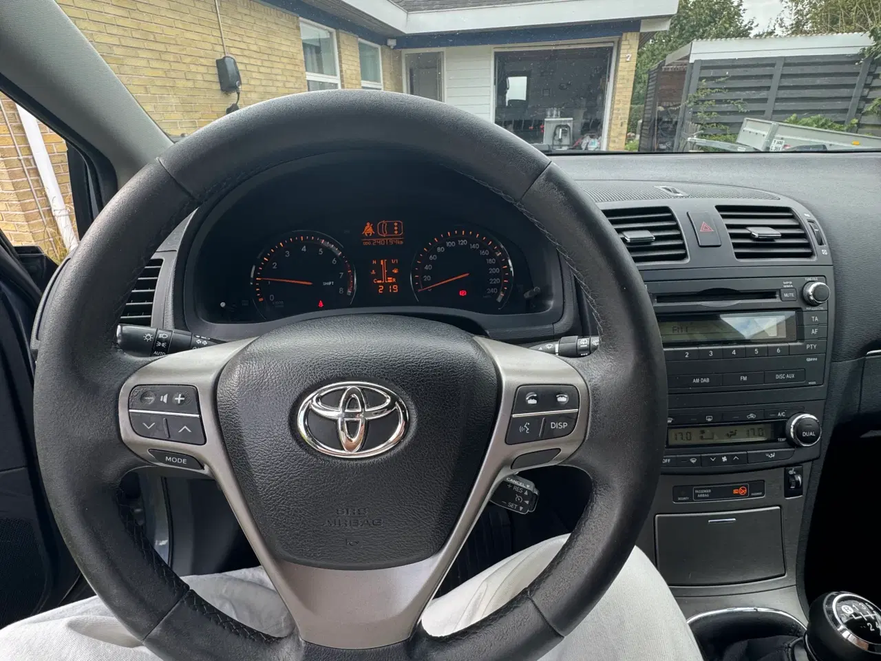 Billede 10 - NYSYNET OG NYSERVICERET TOYOTA AVENSIS