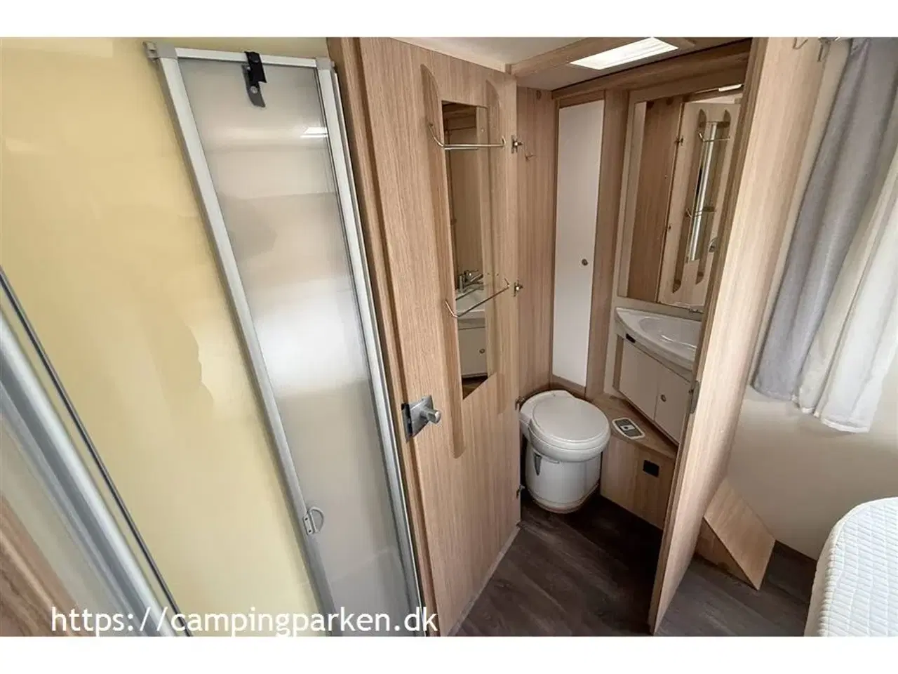 Billede 12 - 2019 - SunLight Meget camper for pengene! Queens bed, markise, solceller, aircondition, cykelholder