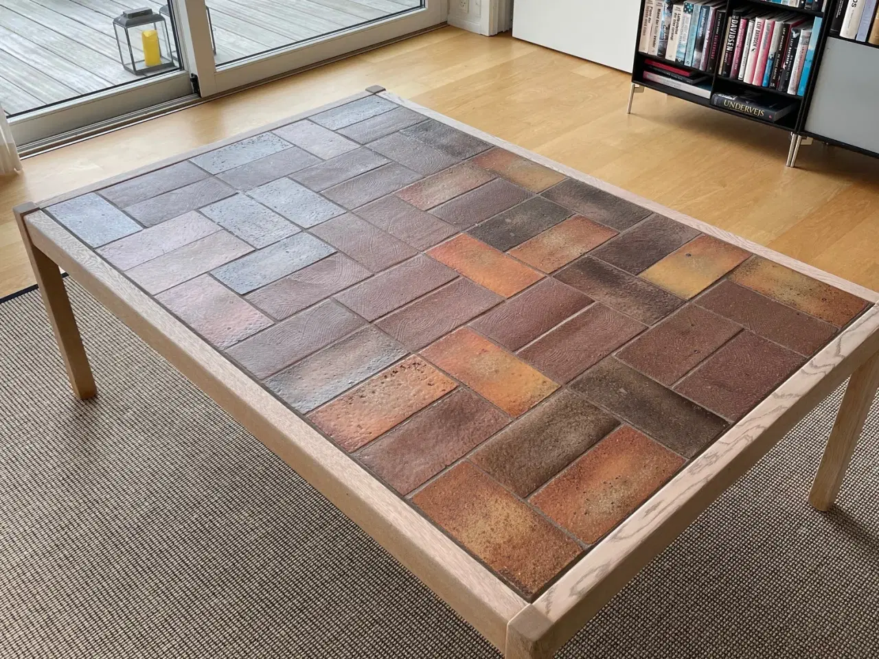 Billede 1 - Sofabord, egetræ med kakler