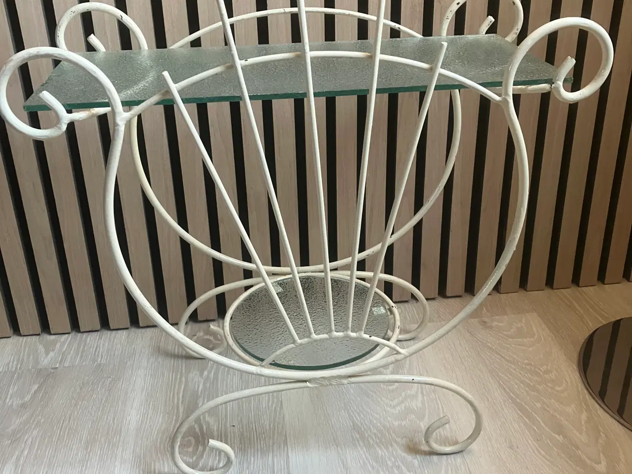 Billede 2 - Hvidt Gammel blomsterbord i smedejern