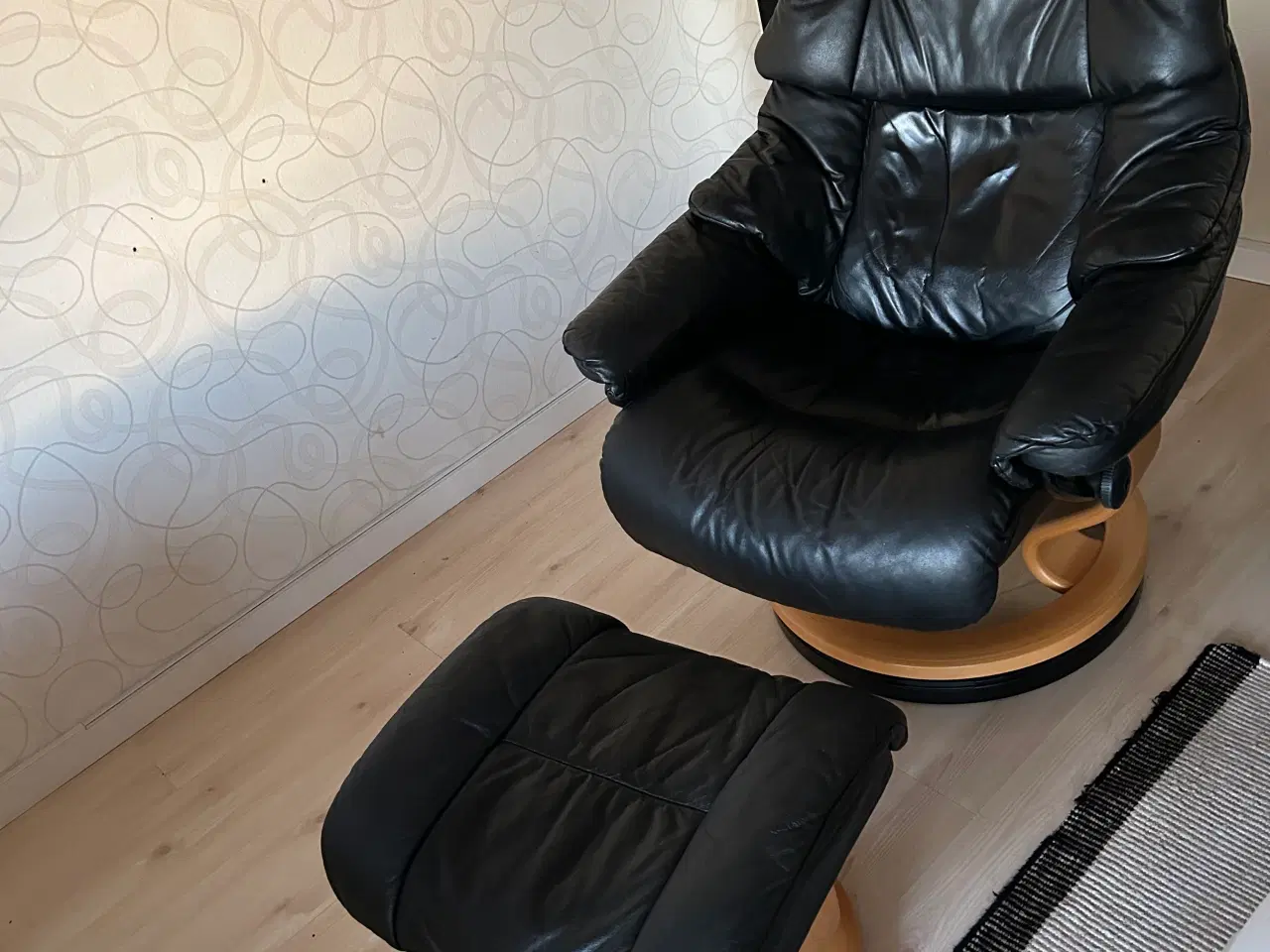 Billede 1 - Stressless lænestol med skammel.