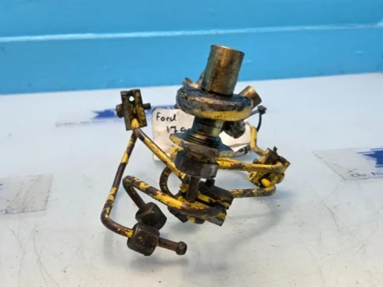 Billede 11 - Ford 2715E Dyserør Sæt 2703E9A557