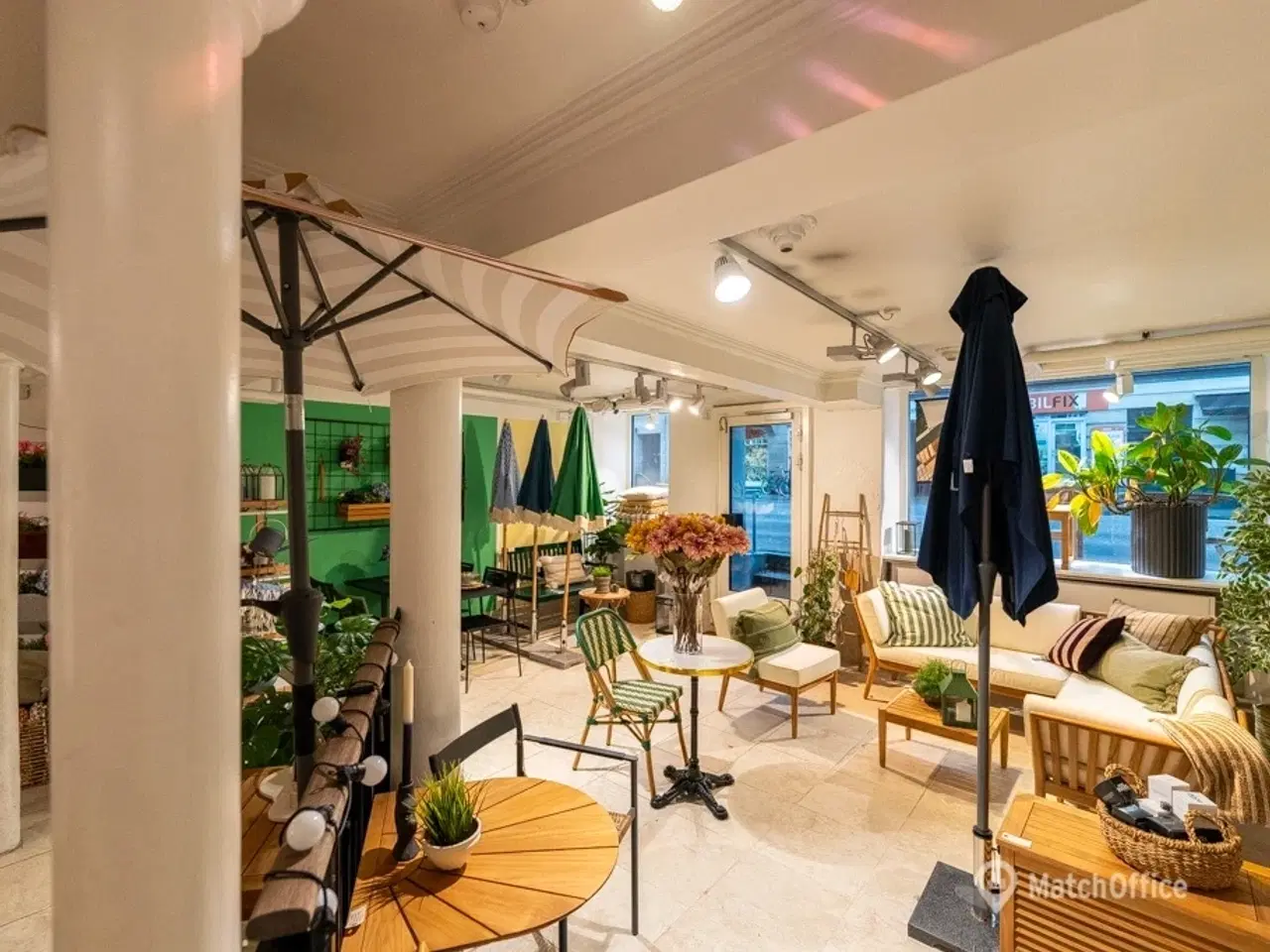 Billede 4 - SÆLGES: Velholdt og synlig erhvervsandel i høj kælder – med bred facade mod Godthåbsvej