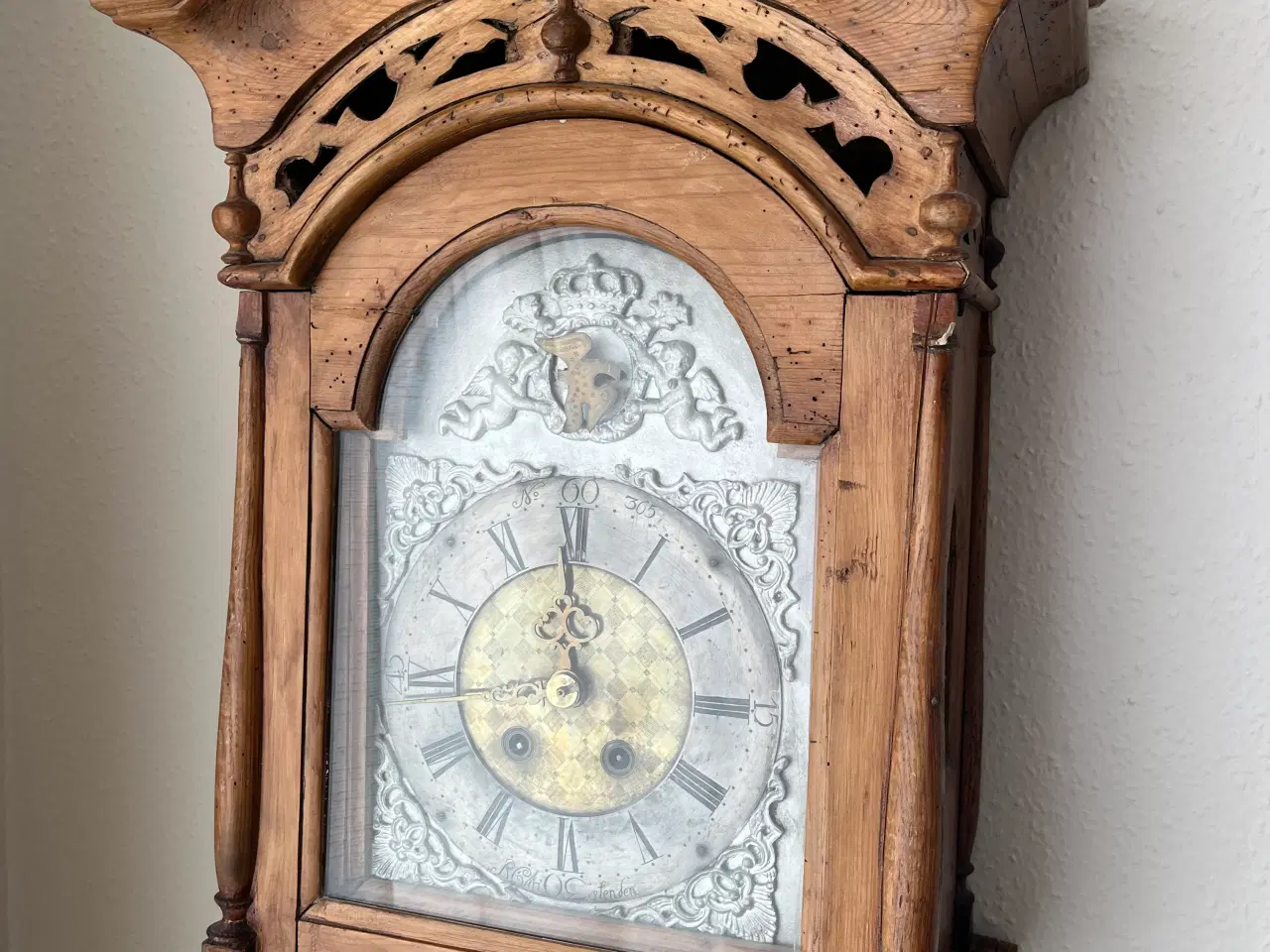 Billede 9 - Gamle møbler gives væk