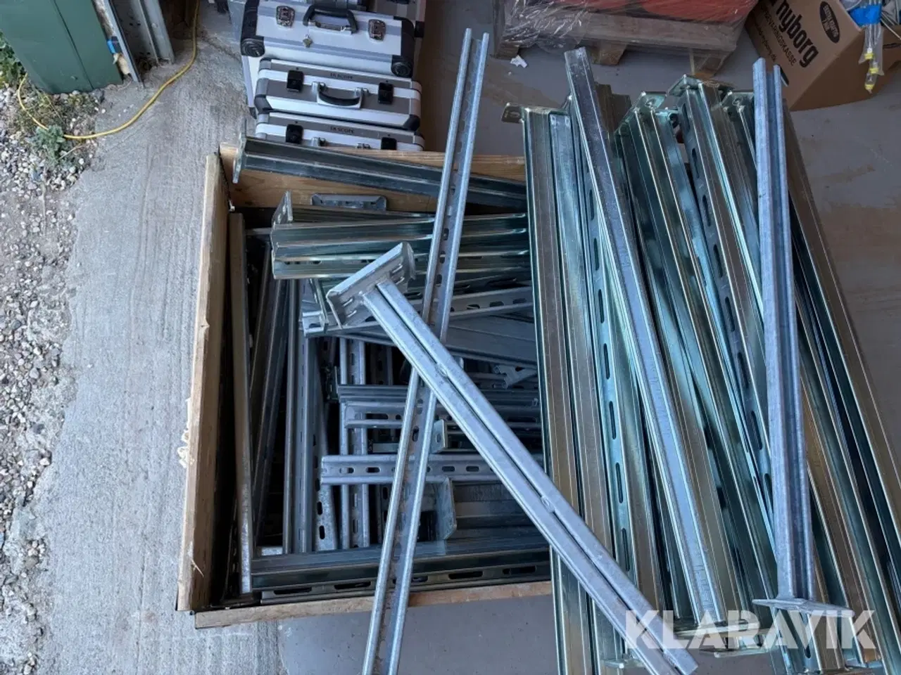 Billede 2 - Lot med assorterede montageskinner