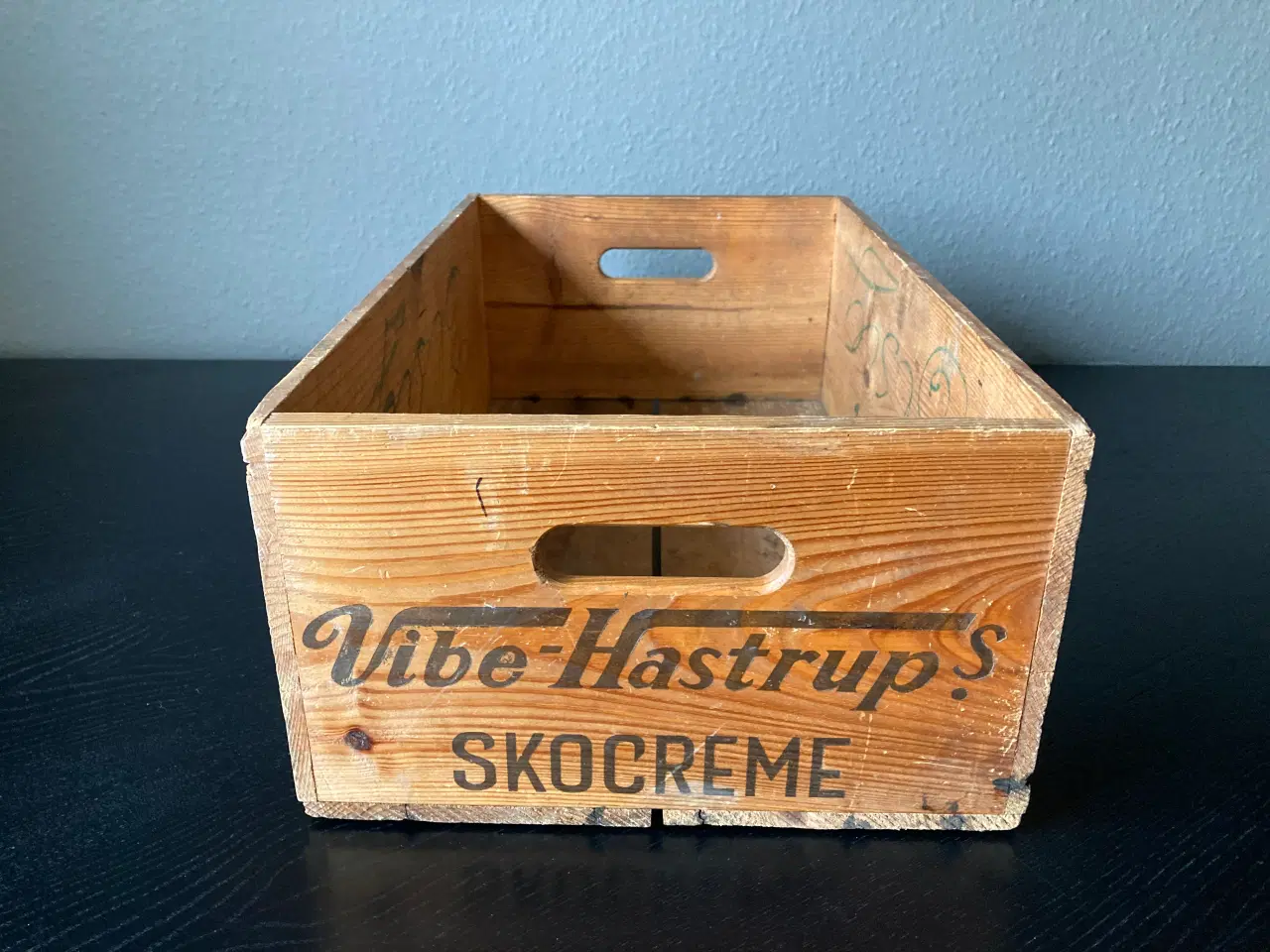 Billede 4 - Gammel trækasse med TIT og TITO skocreme tryk