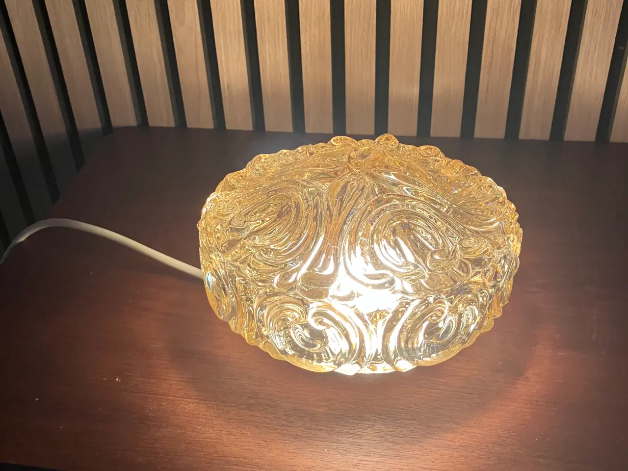 Billede 1 - Gammel plafond i gylden presset glas