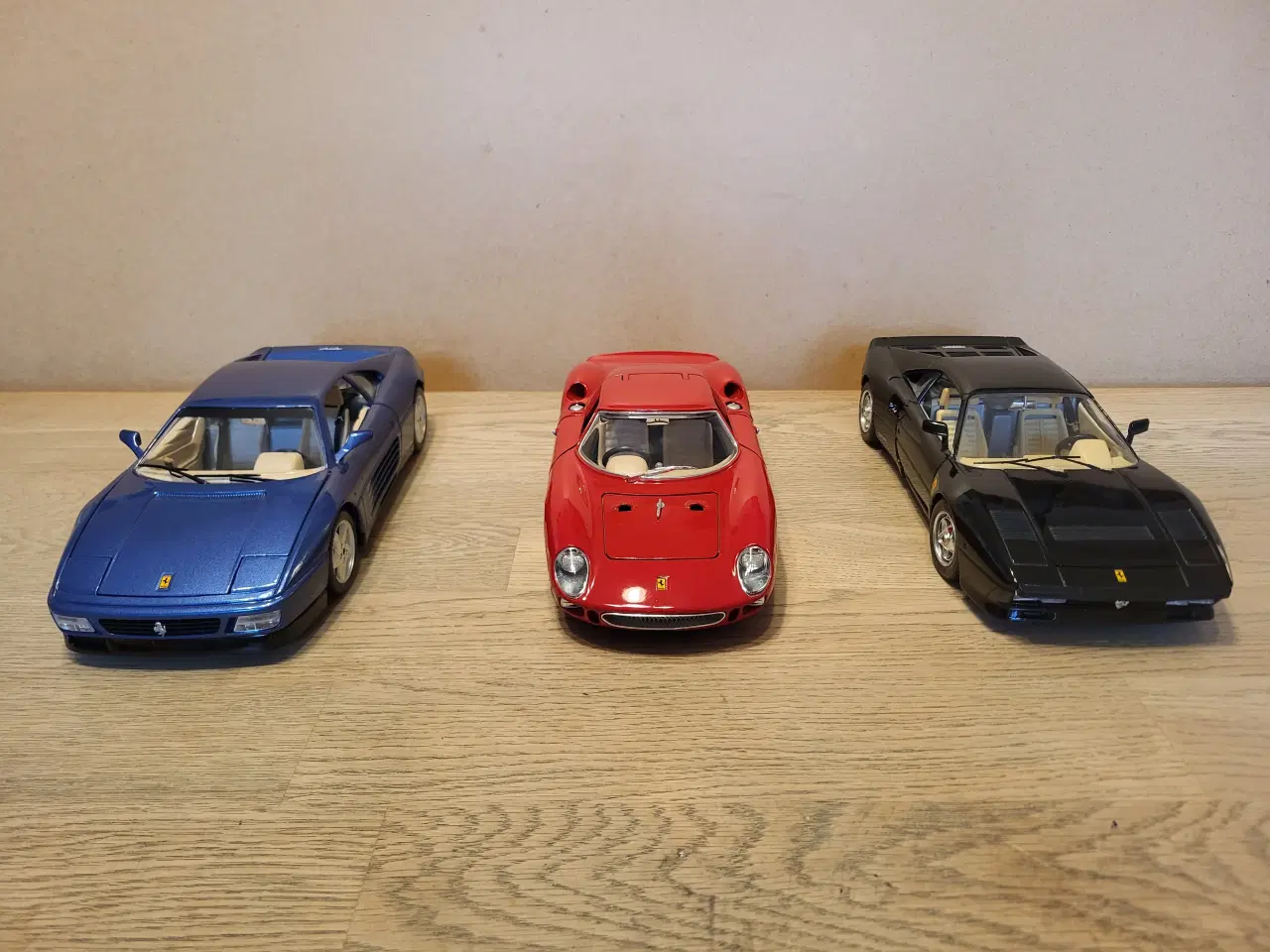 Billede 1 - Modelbiler 3 stk. 600 kr. 1:18