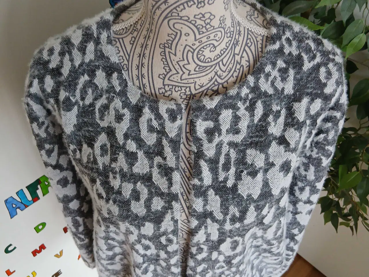 Billede 2 - Cardigan. Luxzuz. Medium/38