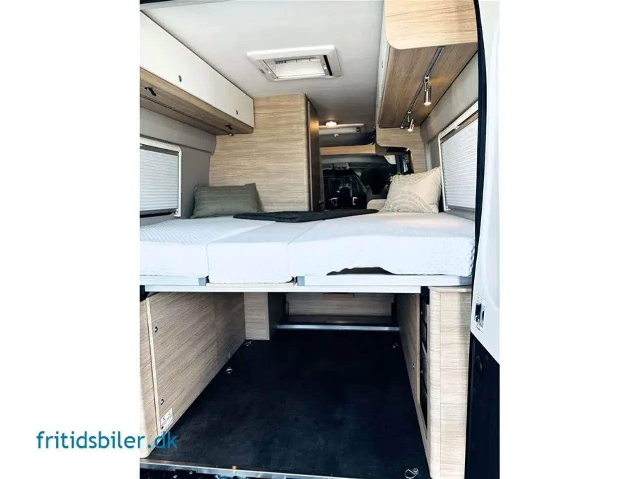 Billede 4 - 2024 - RoadCar R 640 165 Hk   Roadcar 640 Den store rummelige camper med langsgående senge