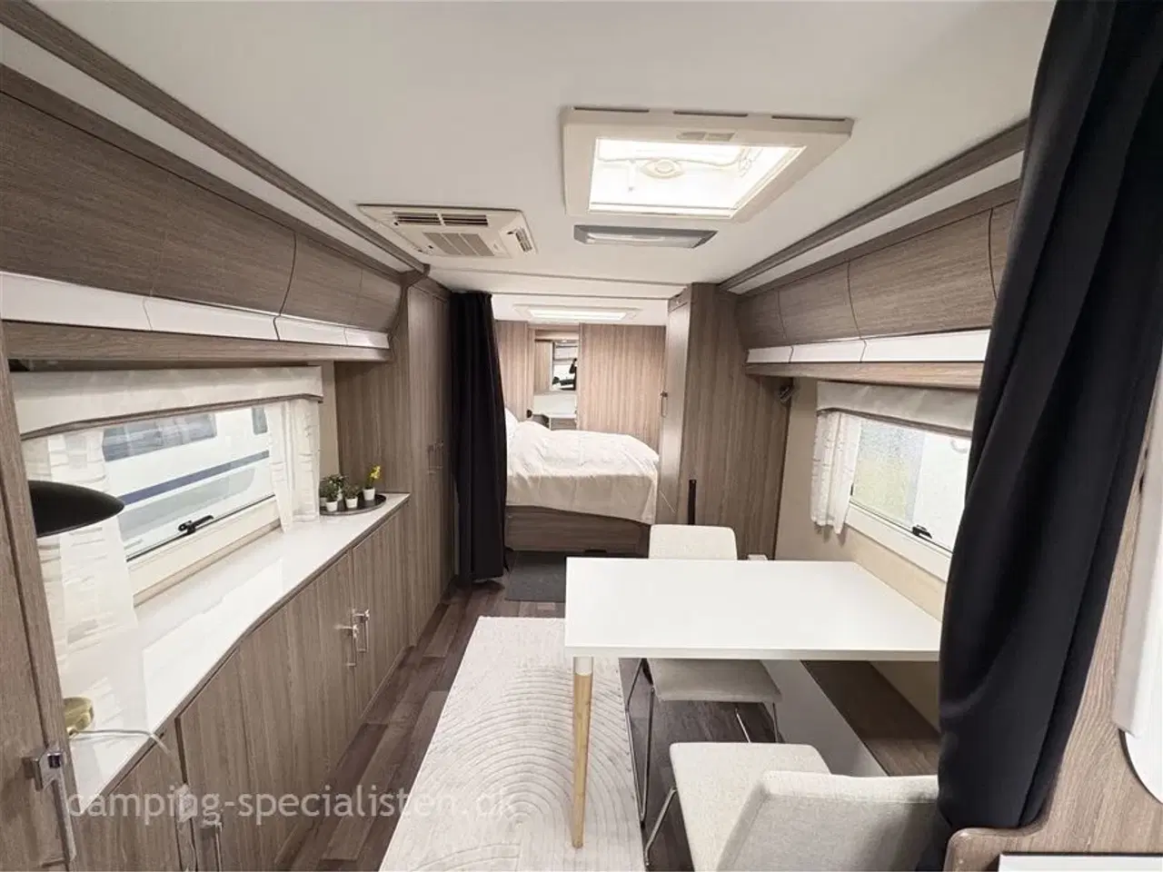 Billede 13 - 2019 - Kabe Imperial 1000 TDL E8/DL   Liebhaver campingvogn - Kabe Imperial 1000 TDL KS 2019 - Se den nu hos Camping-Specialisten.dk