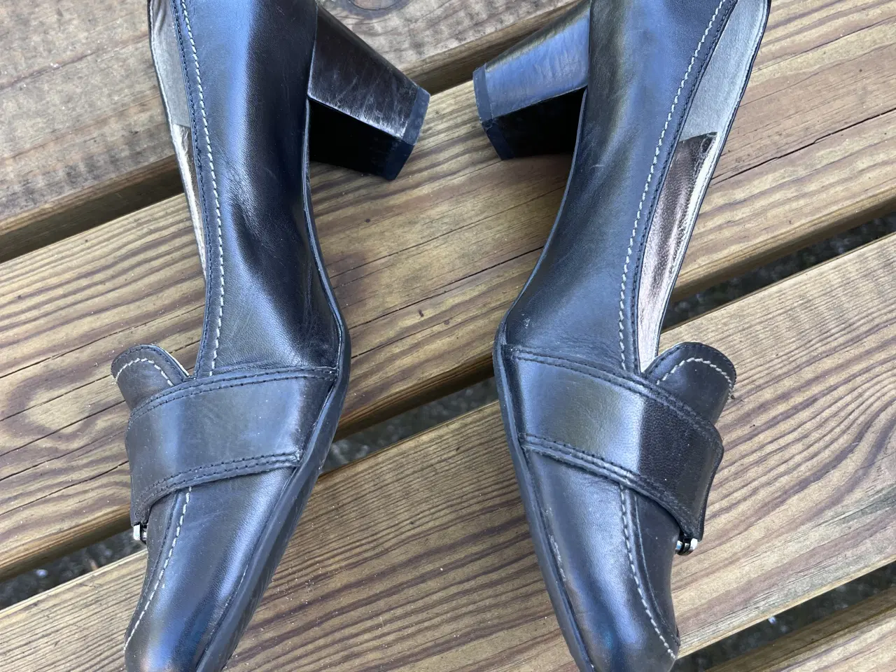 Billede 2 - Elegante ECCO læderpumps med sølvspænde – Str. 39