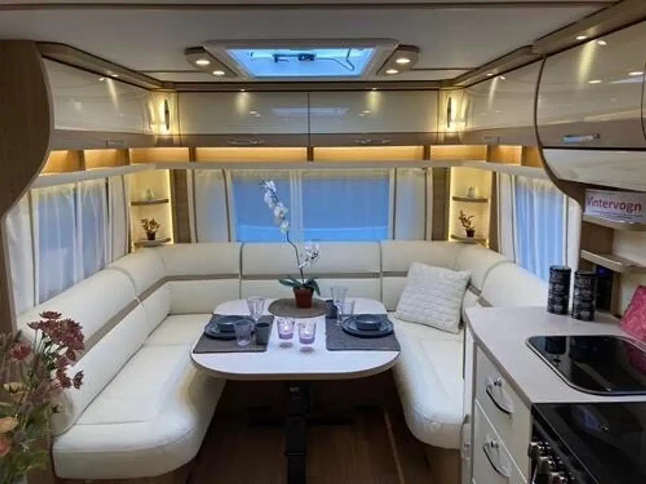 Billede 2 - LMC EXQUISITE VIP 695 D - FORÅRSTILBUD SPAR 29.995.- NU 433.100