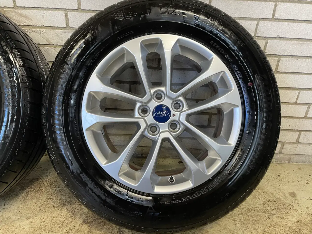 Billede 4 - 17 Ford Kuga 235/65r17 Ref.153 sommer