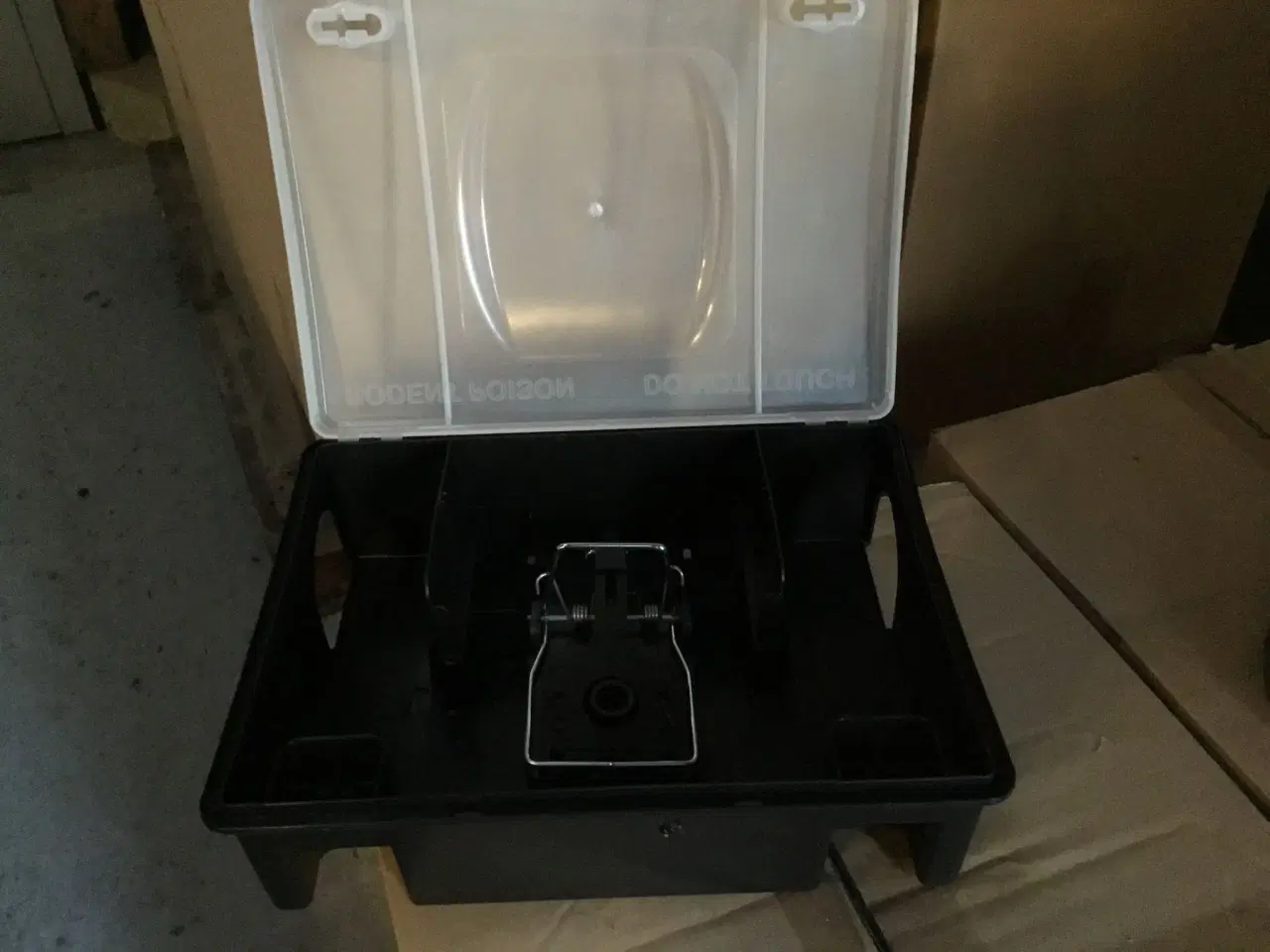 Billede 1 - Depot med smækfælde 