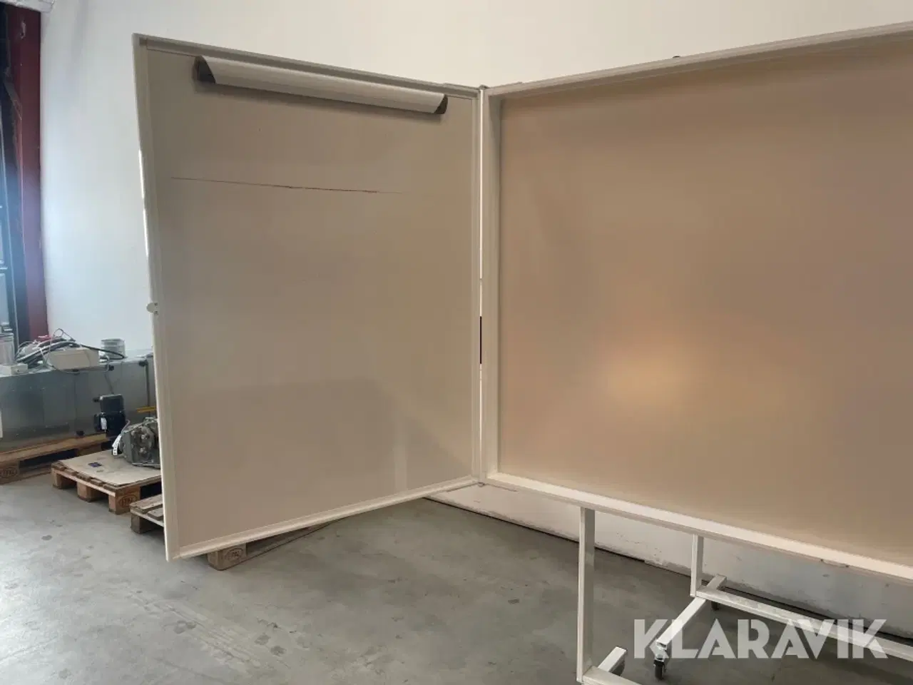 Billede 6 - Whiteboards, printer og bord