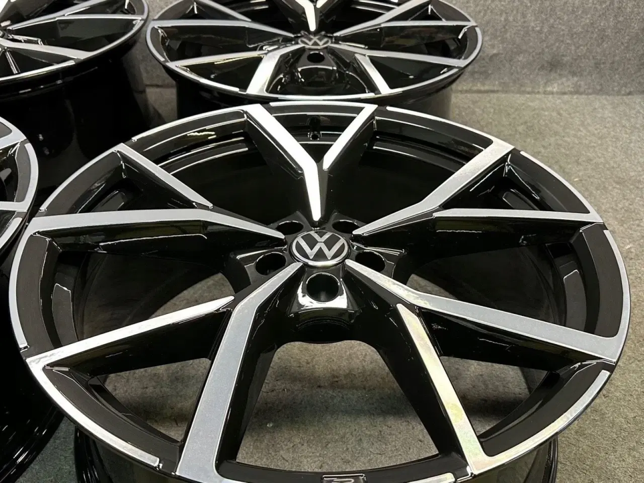 Billede 8 - ALUFÆLGE VW TOUAREG III R-Line Estoril 22''