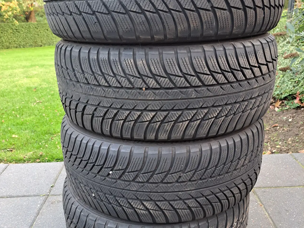 Billede 2 - Vinterdæk 225 45 18 Bridgestone 