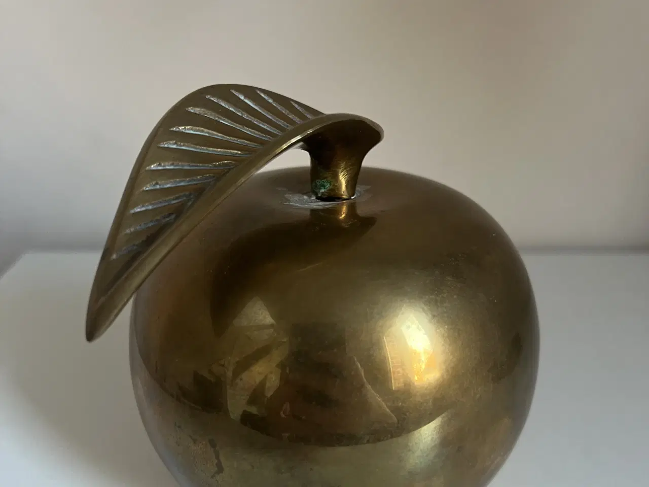 Billede 3 - Smukt tungt vintage messing æble 