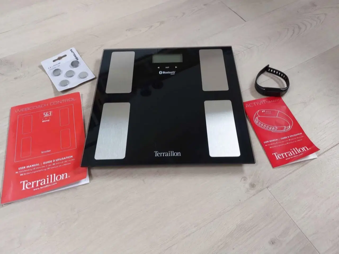 Billede 2 - Helt ny digital vægt og ur og batterier. Aldrig br
