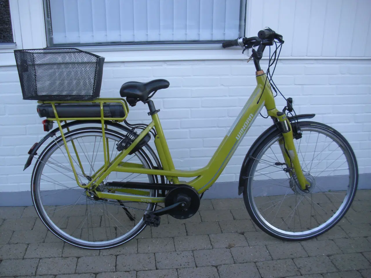 Billede 1 - Velholdt El-cykel med, batteri og lader. 